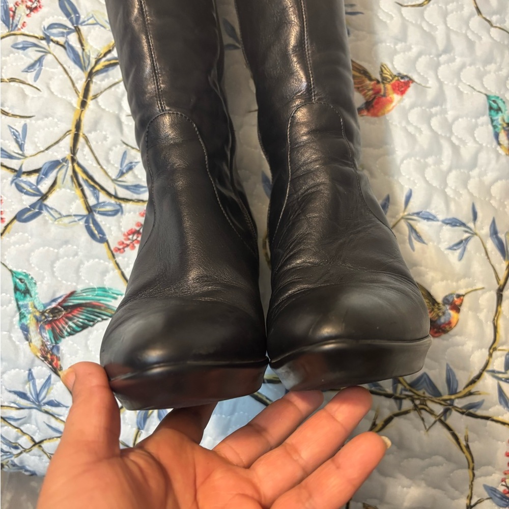 AQUATALIA BOOTS, PRE OWNED - Picture 7 of 11